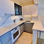Port Mansion Apartment *